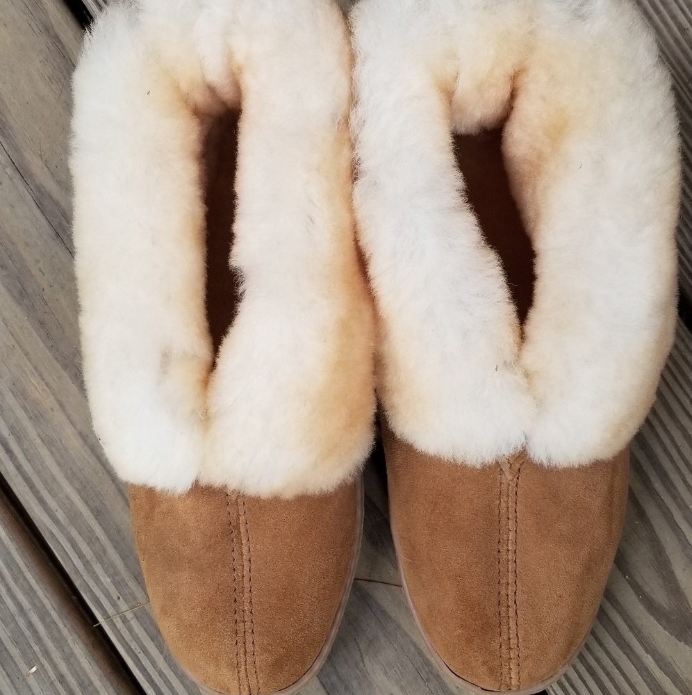 Sheepskin slippers size 9 narrow
